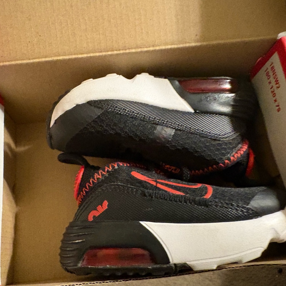 Baby Nike air max 2090